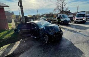 Accident rutier în județul Olt. Cinci persoane au fost transportate de urgență la spital.