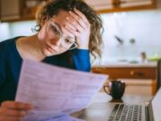 7 din 10 români nu au un fond de economii şi trăiesc la limită fiecare zi: „Am strâns mult cureaua. Nu reuşesc să adun nici facturile”