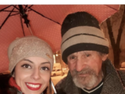 O tanara de 27 de ani din Timisoara a gasit un batran sarman înghetat de frig in parcarea unui hipermarket si l-a luat cu ea acasa. Ce s-a întâmplat în casa acesteia te va face să plângi: Cine era cu adevărat bărbatul…