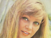 A fost ani de zile considerată una dintre cele mai frumoase femei din România și s-a iubit cu un bărbat faimos de la noi, adorat de mii de femei Abia acum a făcut dezvăluiri despre povestea lor de dragoste: „Am trăit ca amanții…”