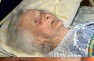 Un fiu a dus-o pe mama sa intr-un azil, unde îi făcea vizite din când în când. Într-o zi a fost chemat că mama nu se simțea bine. Atunci fiul, cu lacrimi în ochi, a întrebat-o ce ar putea face pentru ea, iar mama i-a răspuns asta: