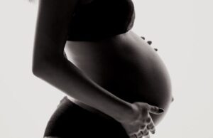 O tânără însărcinată din Vrâncioaia şi-a ucis copilul nenăscut încă, după o ceartă în familie