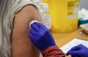 O persoană le-a cerut medicilor să îi scoată vaccinul din corp, la Spitalul Sfântul Pantelimon din Capitală