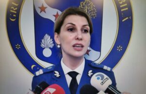 Imagini indecente cu purtătoarea de cuvânt a Jandarmiei. Ipostazele nu fac deloc cinste uniformei