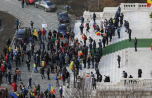 Încă un protestatar participant la protestul AUR de la Parlament a fost reținut. El a fost identificat pe baza imaginilor filmate