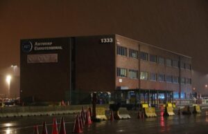 Un șofer român de TIR, de negăsit, după ce a căzut cu tot cu camion într-un doc în Belgia