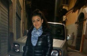 O româncă, dansatoare la bară, a fost arestată pentru trafic de droguri! Cum a fost încătuşată de carabinieri