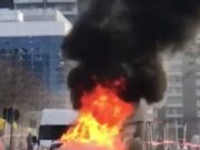 O mașină a luat foc, după ce un șofer beat a intrat pe contrasens. Accidentul a avut loc pe un drum din Iași –