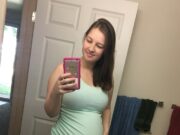 Am facut avort la aproape 5 luni si nu regret. A fost cea mai buna decizie. Cand am ajuns acasa si m-am asezat la masa, tatal copilului si-a pus capul pe burta mea si a zis