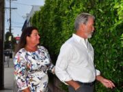 Toți își dau coate când îi văd împreună. El este unul dintre cei mai doriți bărbați, iar ea are acum forme XXL, dar se iubesc la nebunie! Au sărbătorit 20 de ani de nuntă și au uimit pe toată lumea cu declarațiile lor