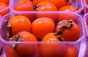 Ce este, de fapt, kaki? Se găsește în toate supermarketurile de la noi, dar puțini știu ce conține și cum se consumă –->