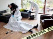 Un polițist și-a făcut selfie la locul unei crime. Șocant ce i-au găsit superiorii în telefon