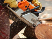 Tânărul din Vaslui care şi-a tăiat gâtul cu drujba, operat la Spitalul Sfântul Spiridon. În ce stare se află –