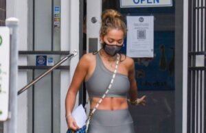 Toți bărbații au întors privirea după ea. Costumul mulat care nu a lăsat nimic de lucru imaginației Cine e vedeta care a făcut senzație în public