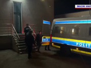 Trei doljeni, arestați pentru vaccinări fictive. Cât lua un medic pentru o ”vaccinare la chiuvetă” – – –