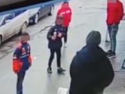 Au fost prinși cei cinci copii din Timișoara care au bătut cu bâtele și au umilit un om al străzii, în ajunul Crăciunului. Este halucinant ce au spus polițiștilor – – –