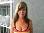 „Mă numesc Maria, am 53 de ani, sunt căsătorită de 32 de ani, dar soțul meu și-a găsit o amantă mai tânără chiar decât fiicele noastre”