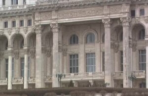 Parlamentarii se plâng că îngheață de frig la muncă. Înlocuirea ferestrelor ar costa 20 de milioane de euro