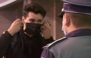 „La aproape 2 ani de la declanșarea pandemiei, nu ne punem speranțe că „specialiștii” vor veni cu lămuriri în cazul noilor restricții cu privire la purtarea măștilor de protecție.”