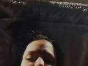 O româncă a mers la cimitir, în miezul nopții.