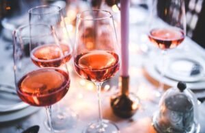 Remedii pentru mahmureală, după noaptea dintre ani