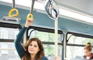 Deşi era însărcinată în 9 luni, o femeie nu a lăsat-o să stea jos în autobuz. Atunci, gravidă a făcut un gest neaşteptat –->>