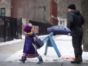 Școlile nu se mai închid în funcție de vaccinarea profesorilor. Noul criteriu în funcție de care elevii vor învăța online