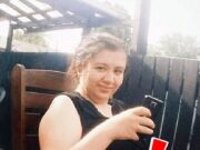 A petrecut o noapte cu un străin. Dupa cateva luni aceasta tanara a simtit ceva intre picioare. Cand s-a uitat sa vada ce se intampla, a ramas șocată