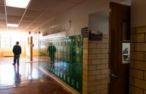 Profesorii intră astăzi în grevă de avertisment. Nu vor face ore în intervalul 11:00-13:00