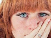 „Urma să mă căsătoresc cu Alin și a venit și momentul să merg să o cunosc pe mama lui. Am luat un buchet de flori și am bătut la ușă, împreună cu viitorul meu soț. Ne-a deschis o femeie de cincizeci și ceva de ani, m-am uitat la ea atent și din acea clipă viața mea avea să se schimbe complet”