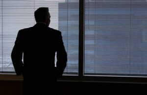 Afaceriștii discreți care au dat lovitura în pandemie în numele COVID-19