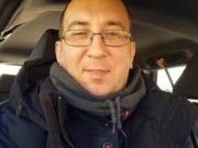 Un taximetrist din Suceava oferă curse gratuite copiilor cu dizabilități