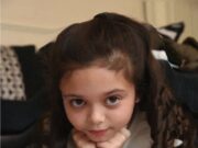 Mami tocmai a făcut apă de extraterestru pe podea”, fetița de 8 ani a sunat la ambulanță când mamei i s-a rupt apa, dar au ajuns prea târziu. Când paramedicii au intrat pe ușă, au văzut ceva ce nu vor uita niciodată…