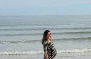 Se plimba cu sotia lui insarcinata pe plaja si a decis sa ii faca cateva poze, ca sa aiba amintire burtica de 9 luni.