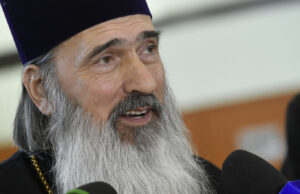 ÎPS Teodosie, amendat de trei ori într-o zi pentru că nu a respectat carantina. Ierarhul spune că nu știa de restricție