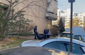 Biletul de adio lăsat de tânărul care s-a aruncat de pe hotelul Intercontinental din Capitală: „Nu mai vreau să mai trăiesc, sunt prea sărac”