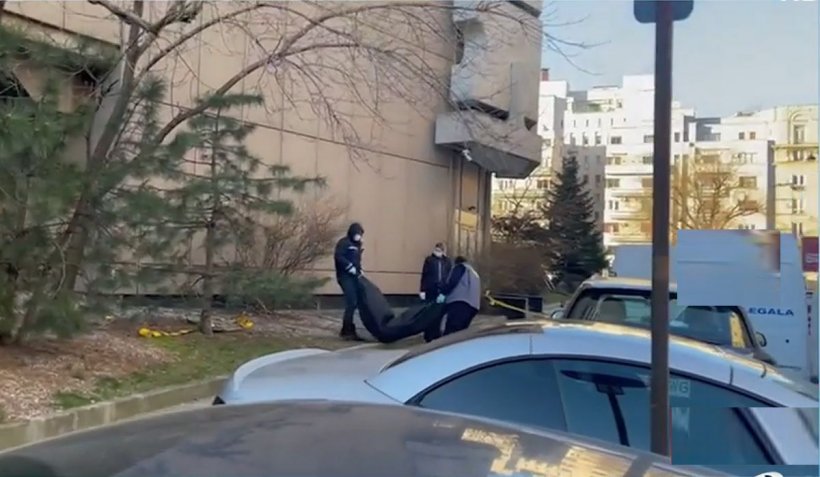 Biletul de adio lăsat de tânărul care s-a aruncat de pe hotelul Intercontinental din Capitală: „Nu mai vreau să mai trăiesc, sunt prea sărac” Biletul de adio lăsat de tânărul care s-a aruncat de pe hotelul Intercontinental din Capitală: „Nu mai vreau să mai trăiesc, sunt prea sărac”