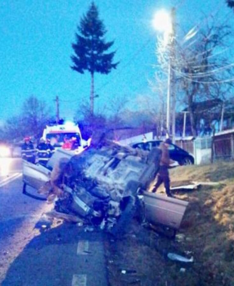 Doi tineri și-au pierdut viața într-un accident cumplit din județul Bacău