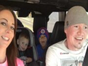 Se întorceau acasă, când soțul a oprit brusc mașina în mijlocul drumului, apoi a coborât fără să scoată o vorbă.