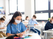 Urmează 15 săptămâni consecutive de cursuri. Elevii cer vacanță inter-semestrială, profesorii se așteaptă la o perioadă epuizantă