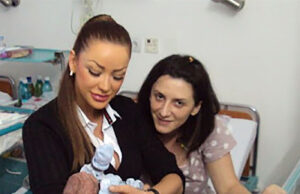 Primele imagini cu fetita Marei Banica! Ce nume rar a ales pentru micuta! Doar o romanca celebra il poarta –>