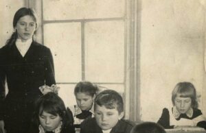 Invatatoarea care facea miracole in clasa ei. Avea o planta care ii ajuta pe copii sa invete