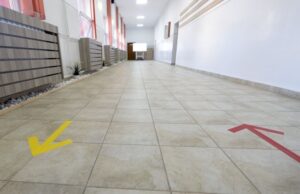 Se închid toate şcolile într-un județ din România. Zeci de mii de copii sunt infectaţi cu COVID-19 la nivel naţional