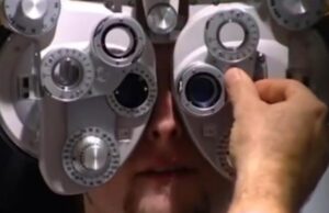 Trei persoane și-au pierdut vederea după operație, din cauza unei bacterii care se afla în soluția folosită în timpul intervenției