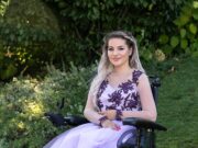 ANDREEA LICHI ARE NEVOIE DE AJUTORUL NOSTRU! IMOBILIZATĂ ÎNTR-UN SCAUN CU ROTILE, TÂNĂRA NU ŞI-A PIERDUT SPERANŢA: „VIAȚA NU SE OPREȘTE”