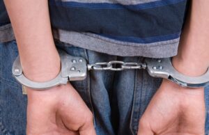 Un adolescent de 15 ani și-a ucis părinții și fratele. Motivul care l-a determinat să comită crimele este șocant >>>