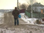 Botoșani, unul dintre cele mai sărace județe din România. Oamenii s-au obișnuit cu puțin pentru că n-au avut niciodată nimic – – –