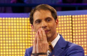 „Eram la Cluj, a venit un domn la mine și mi-a zis: <<Soția mea a muritacum patru ani și de atunci, de fiecare dată când apăreți la televizor,eu.