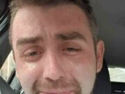 A fost parasit de sotie dupa ce aceasta a aflat ca mai are putin de trait. „Dimineaţa în care soţul meu a fost informat că va mai avea putin a fost şi dimineaţa când am ştiut că trebuie să-l părăsesc..–>>