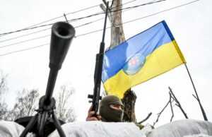 Armata din Ucraina anunţă că doi militari au fost ucişi şi alţi patru răniţi | România acordă asistenţă umanitară